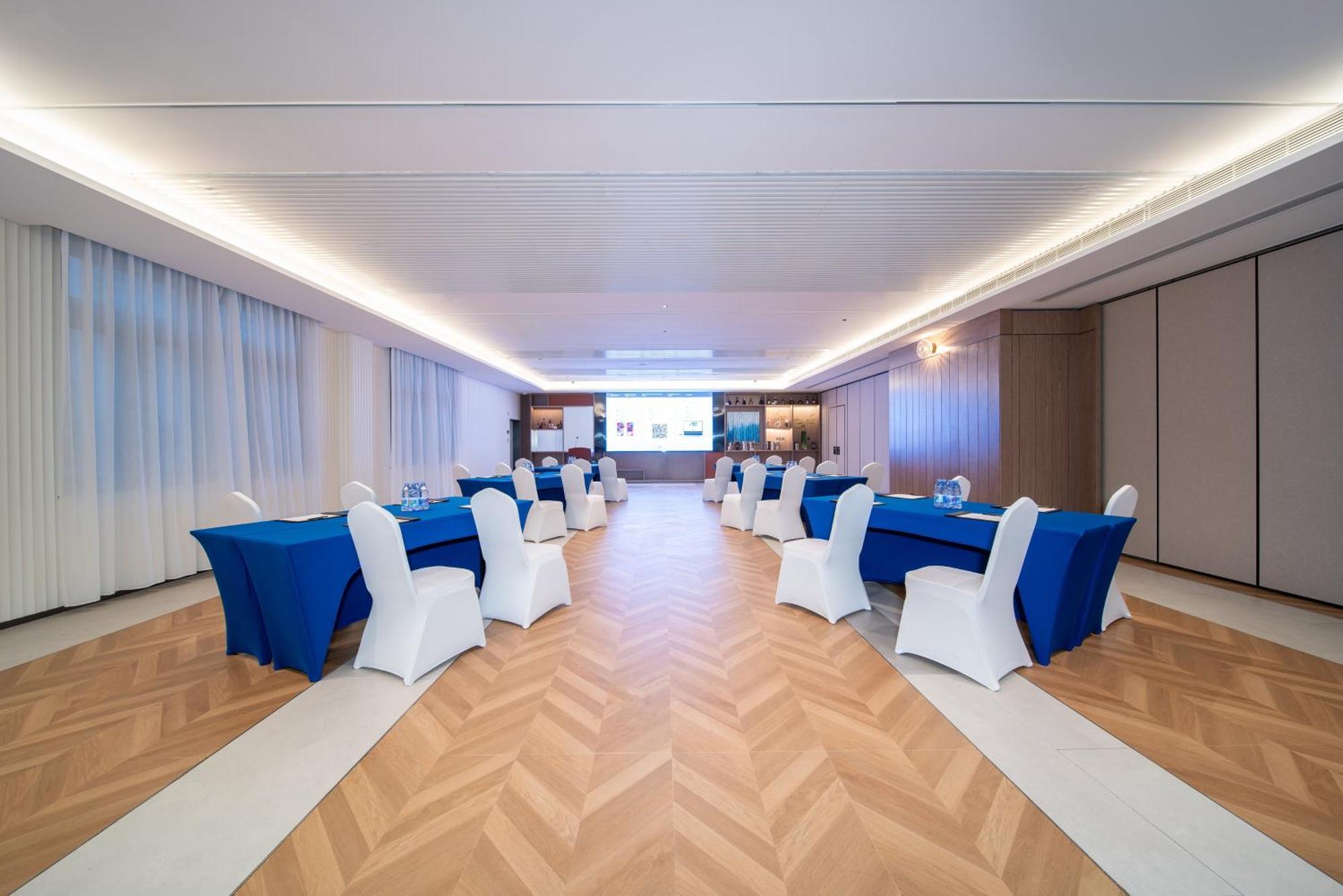 Holiday Inn Express Shanghai Pujiang Lianhang Road By Ihg Exterior photo