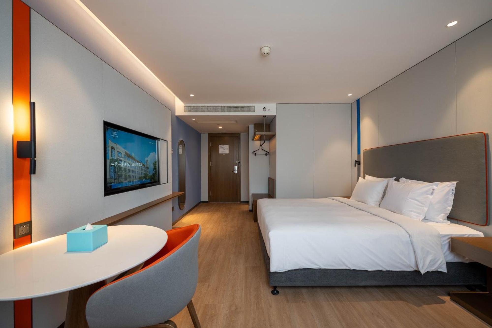 Holiday Inn Express Shanghai Pujiang Lianhang Road By Ihg Exterior photo