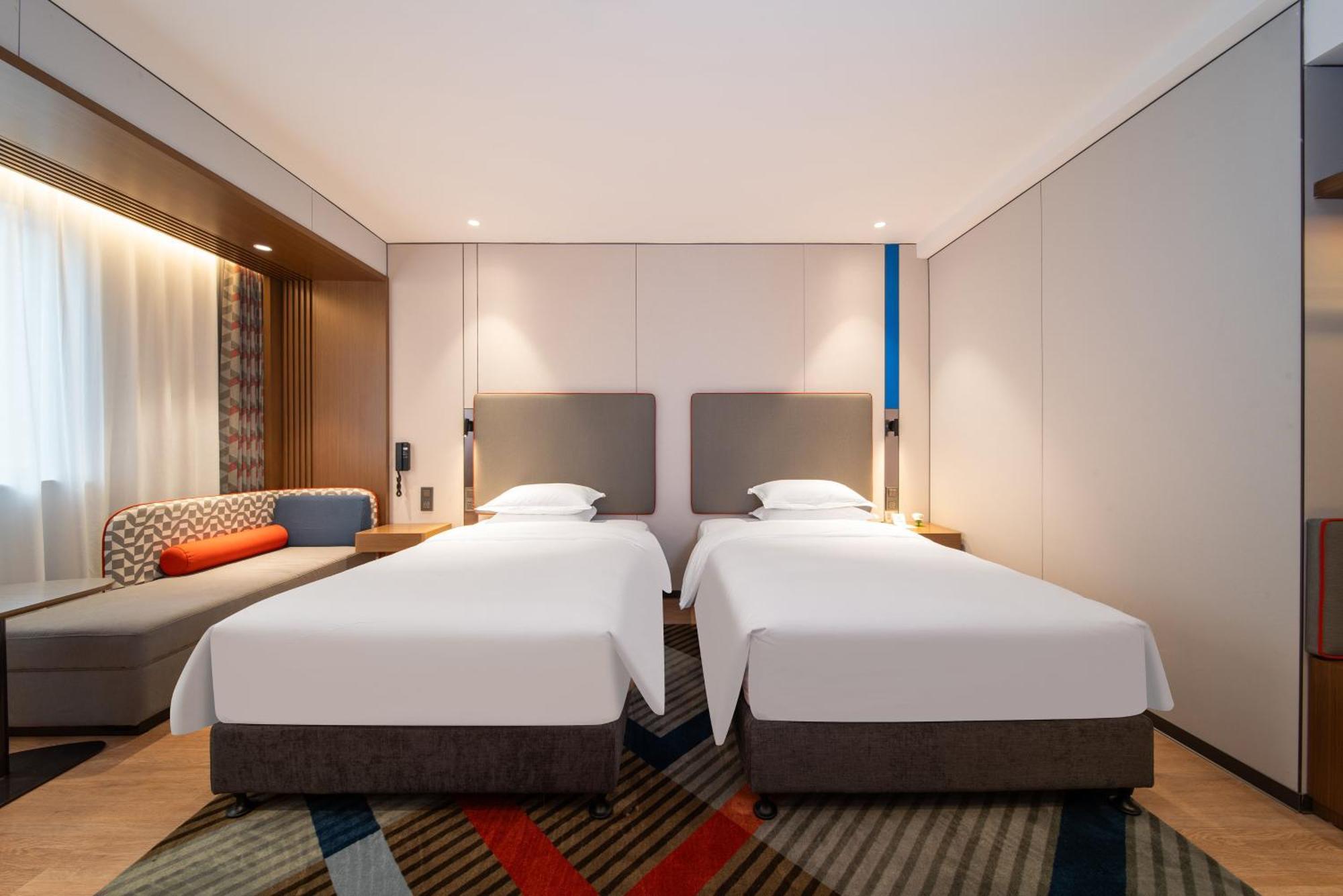 Holiday Inn Express Shanghai Pujiang Lianhang Road By Ihg Exterior photo
